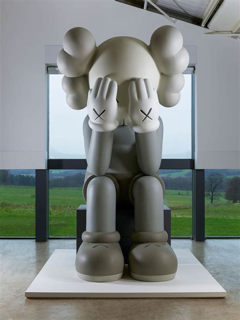 kaws perrotin.